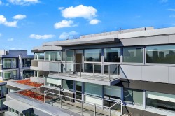 604-8080 Oak Street  Vancouver, BC V6P 0N1