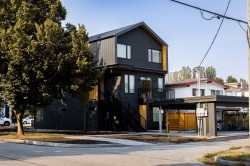2-2995 Adanac Street  Vancouver, BC V5K 2N4