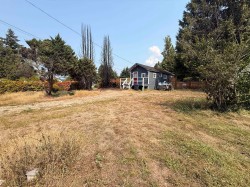 5694 Wharf Avenue Sechelt, BC V0N 3A0