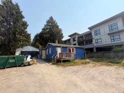 5686 Wharf Avenue Sechelt, BC V0N 3A0