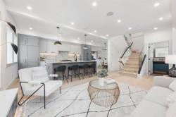 1-375 33rd Avenue E Vancouver, BC V5V 2Z8