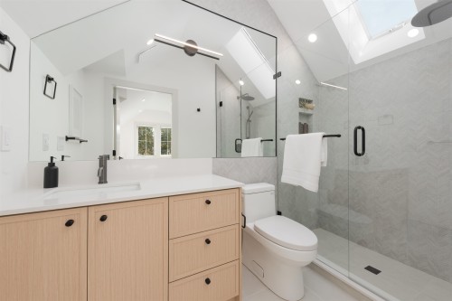 1-375 33Rd Avenue E, Vancouver, BC 