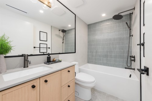 1-375 33Rd Avenue E, Vancouver, BC 