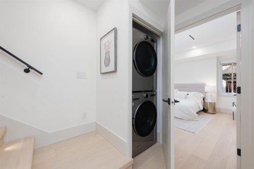 1-375 33Rd Avenue E, Vancouver, BC 