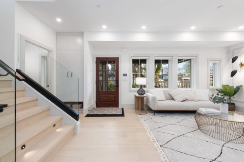 1-375 33Rd Avenue E, Vancouver, BC 