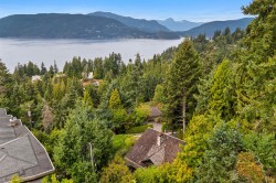 6035 Eagleridge Drive  West Vancouver, BC V7W 1W7