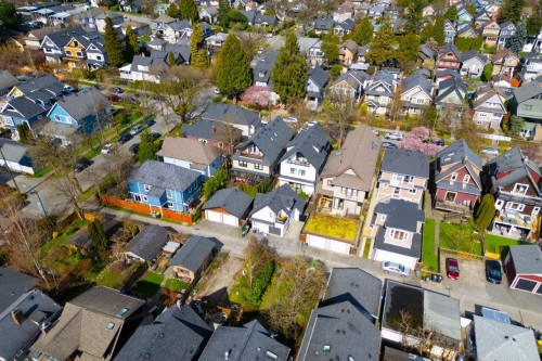 1026 13Th Avenue E, Vancouver, BC 