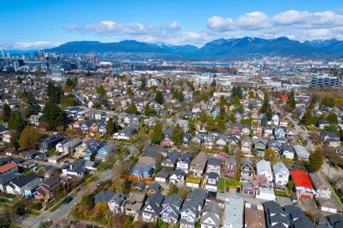 1026 13Th Avenue E, Vancouver, BC 