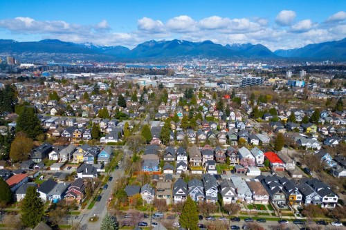 1026 13Th Avenue E, Vancouver, BC 