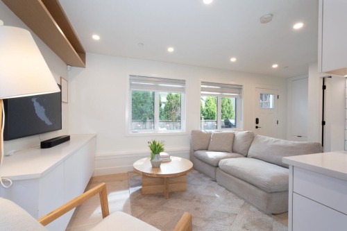 1026 13Th Avenue E, Vancouver, BC 