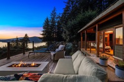 505 Upper Bayview Road Lions Bay, BC V0N 2E0