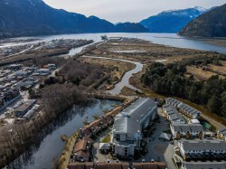 307-1212 Main Street Squamish, BC V8B 0S1