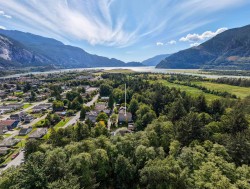 38030 Seventh Avenue Squamish, BC V8B 0J7