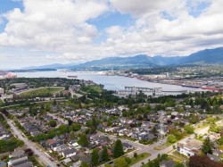 1-3645 Dundas Street  Vancouver, BC V5K 1S3