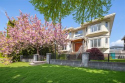 4993 Venables Street Burnaby, BC V5B 1X8