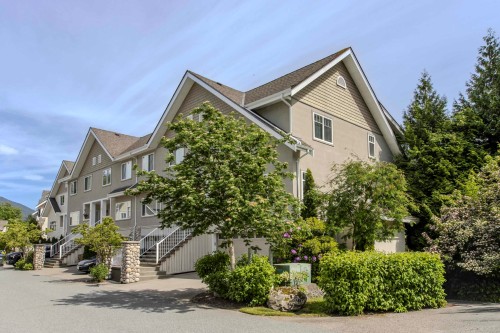 2-1200 Edgewater Drive  Squamish, BC V8B 0E7