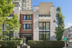 TH938 Homer Street  Vancouver, BC V6B 1T7