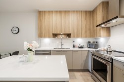 101-7588 16th Street Burnaby, BC V3N 0H8