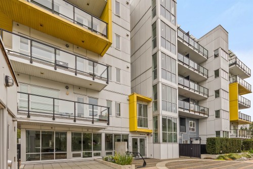 102-809 Fourth Avenue  New Westminster, BC V3M 0K1