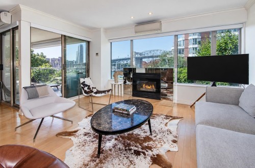 303-1600 Hornby Street , Vancouver, BC V6Z 3H2 2