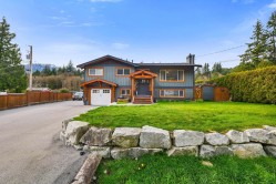 38101 Chestnut Avenue Squamish, BC V8B 0X6
