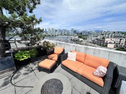 313-674 Leg In Boot Square  Vancouver, BC V5Z 4B4