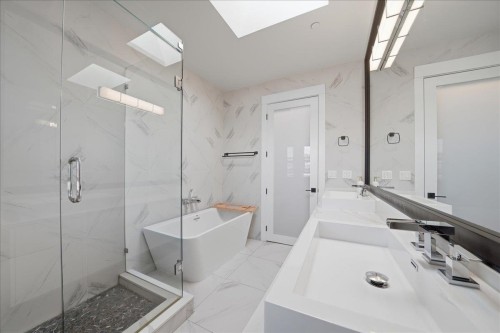 3123 7Th Avenue E, Vancouver, BC 