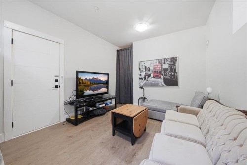 3123 7Th Avenue E, Vancouver, BC 