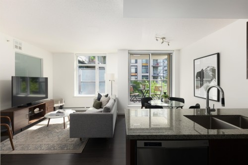 301-138 1st Avenue W Vancouver, BC V5Y 0H5