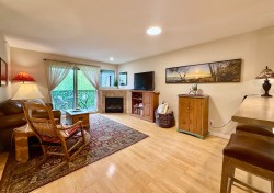 404-5631 Inlet Avenue Sechelt, BC V7Z 0J1