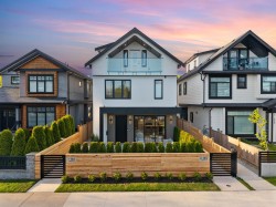 1-165 45th Avenue E Vancouver, BC V5W 1W8