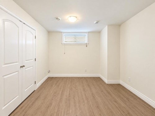 7452 Humm St, Vancouver, BC 