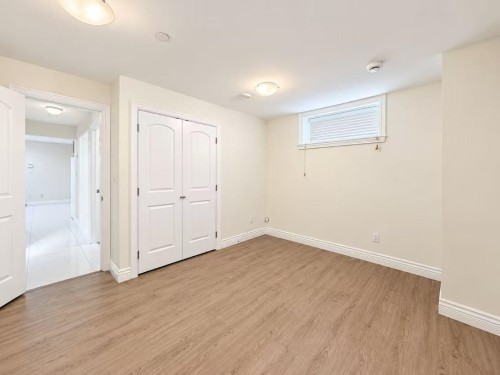 7452 Humm St, Vancouver, BC 