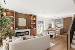 SL 4-2333 54th Avenue E Vancouver, BC V5S 1X1