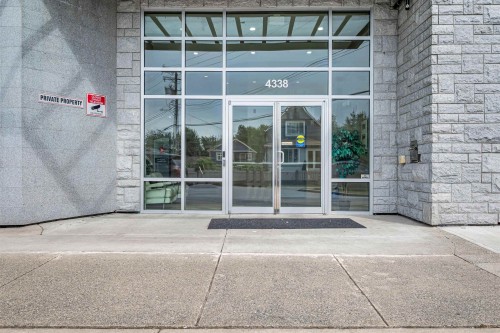 211-4338 Commercial Street  Vancouver, BC V5N 5G6