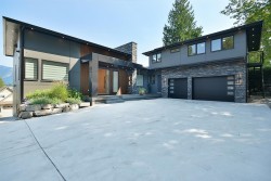 6555 Gale Avenue NSechelt, BC V7Z 0L1