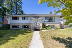 3371 Vincent Street  Port Coquitlam, BC V3B 3T5