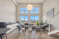 402-338 8th Avenue W Vancouver, BC V5Y 3X2