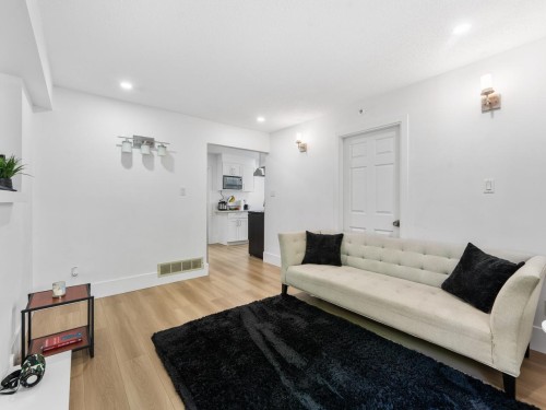 310 16Th Avenue, Vancouver, BC 