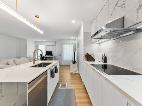 310 16Th Avenue, Vancouver, BC 