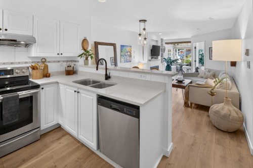 309-760 Kingsway  Vancouver, BC V5V 3C1
