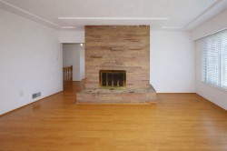 1563 59th Avenue E Vancouver, BC V5P 2G8