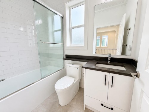 1427 27Th Avenue E, Vancouver, BC 