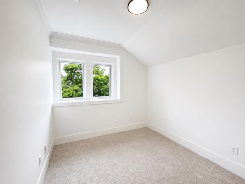 1427 27Th Avenue E, Vancouver, BC 