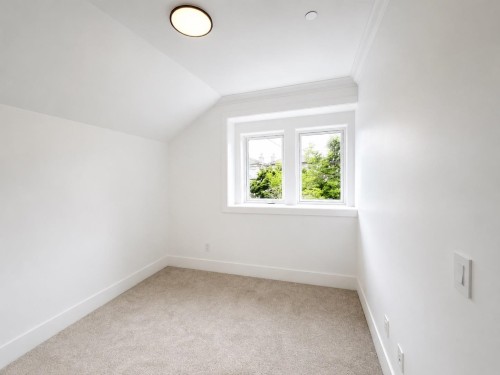 1427 27Th Avenue E, Vancouver, BC 
