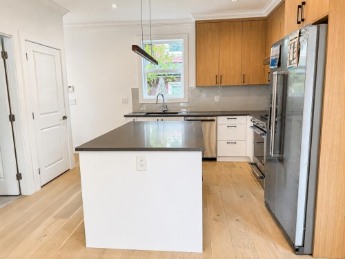 1427 27Th Avenue E, Vancouver, BC 