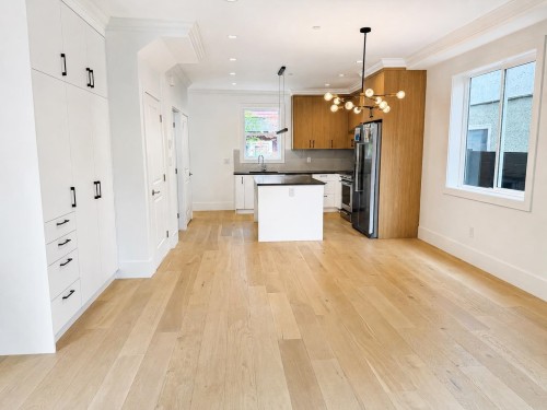 1427 27Th Avenue E, Vancouver, BC 