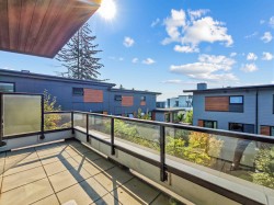 42-528 2nd Street ENorth Vancouver, BC V7L 0G8