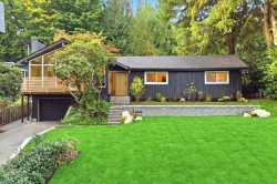 4646 Cove Cliff Road North Vancouver, BC V7G 1H6