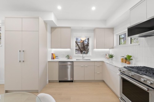 2133 Pender Street E, Vancouver, BC 